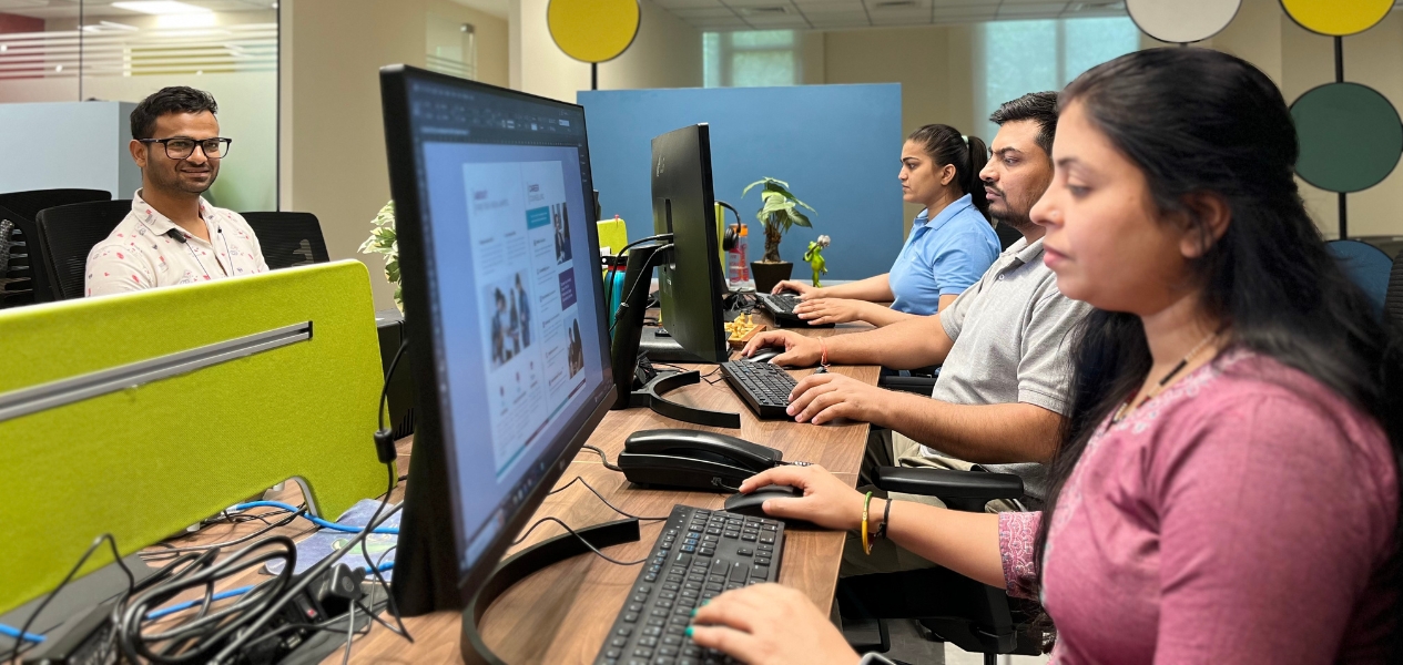 Digital Marketing Workshop Working on digital platform. Digital marketing workshop